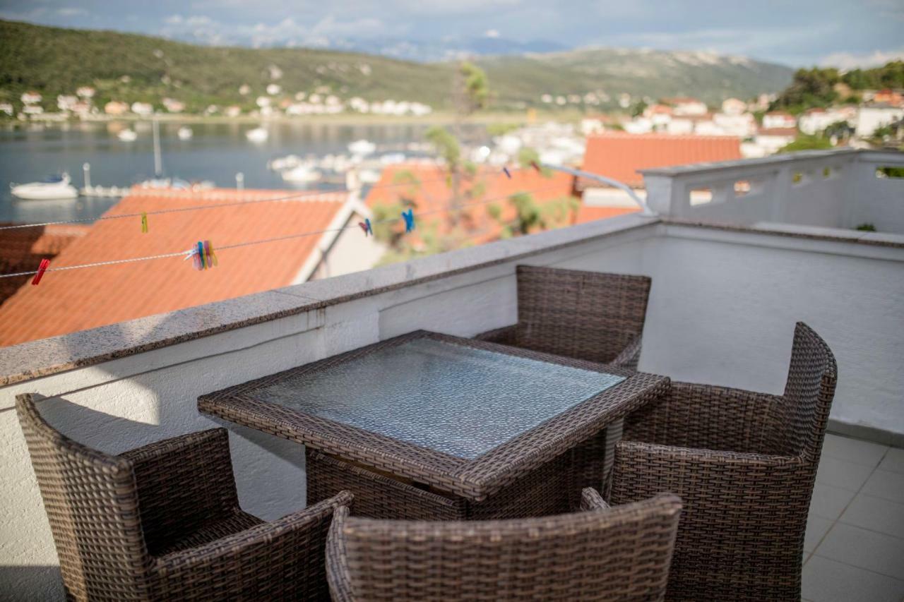 Apartmani Sanjin Tariba Supetarska Draga Exterior foto